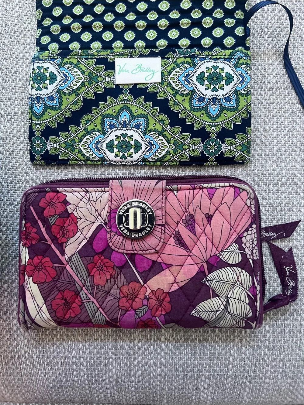 Vera Bradley Mini Quilted Lunch Bag Wallet, Billfold Multi Color all EUC